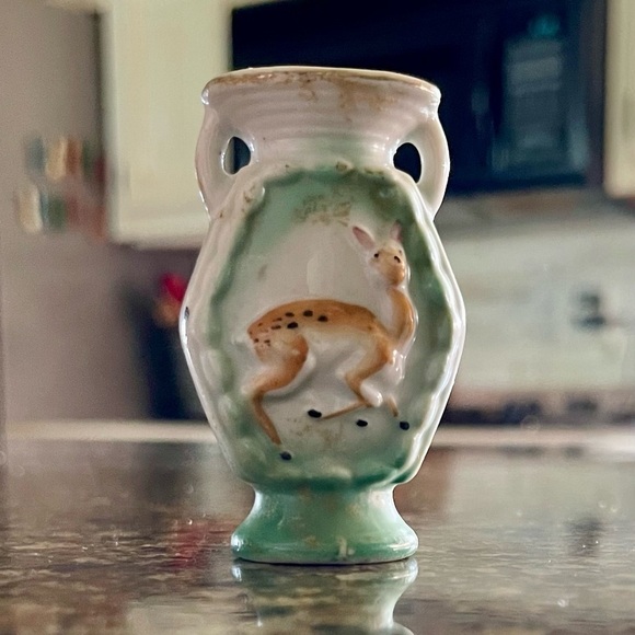 VINTAGE, MINIATURE, PORCELAIN VASE WITH DEER. 1 1/2”W X 2 1/2”H - Picture 1 of 6
